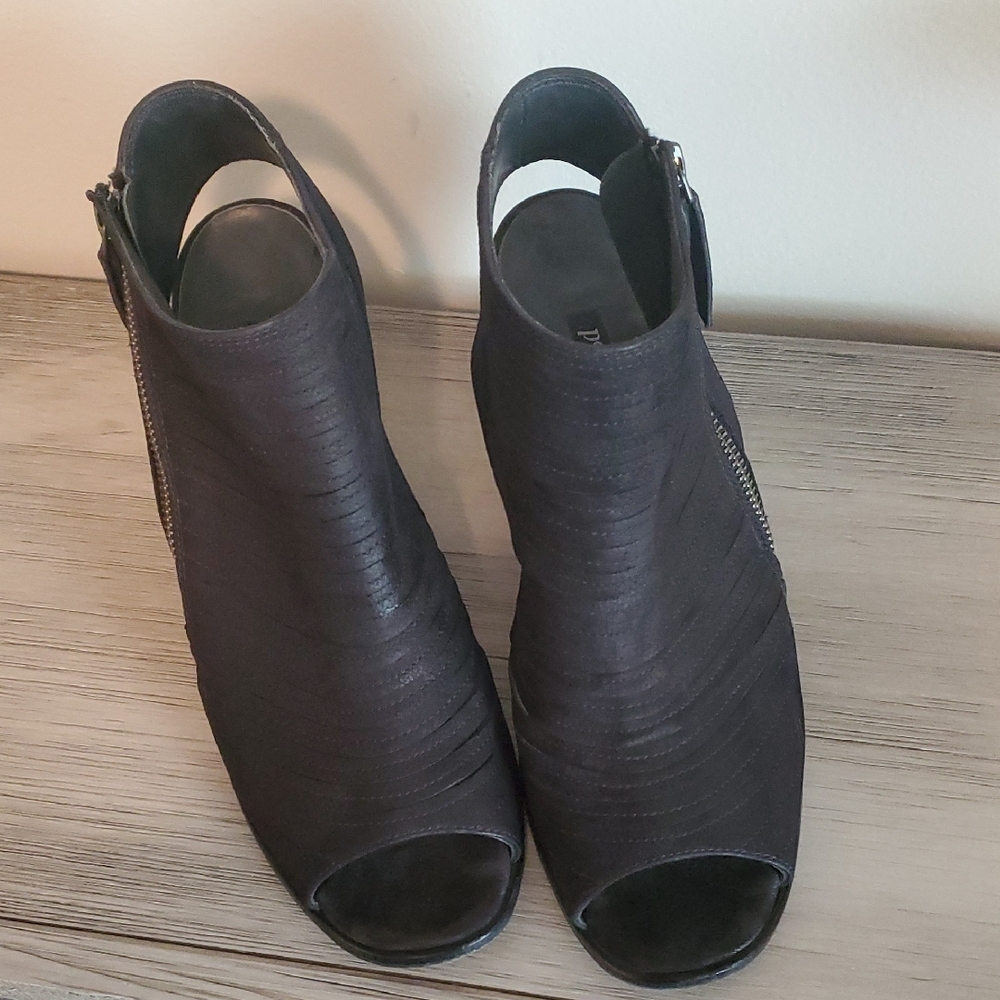 Elegant Black Peep-Toe Women's Shoes